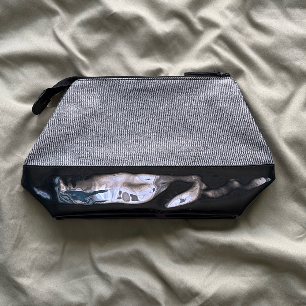 Estée Lauder makeup bag
